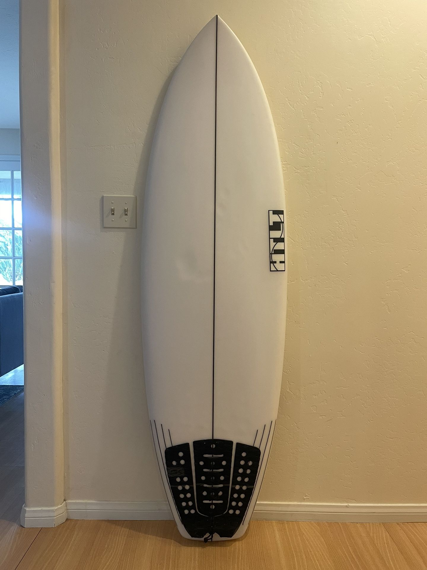 5'8 x 20 x 2 9/16 x 32L HTLT Surfboard