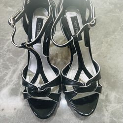 Vintage WHITE HOUSE BLACK MARKET Black & White Oxford Heels SZ 7.5 Shoes