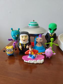 Mixed toy lot - new and vintage