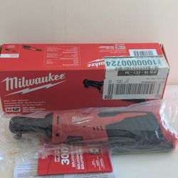 Milwaukee M12 3/8 Ratchet 