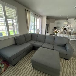 Sectional Couch With Ottoman
