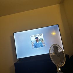 55’ Hisense Roku Smart TV