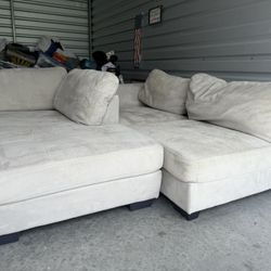 Briar Street 2 Pc Right Arm Chaise Sectional