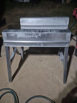 Horse folding steel sawhorse pair