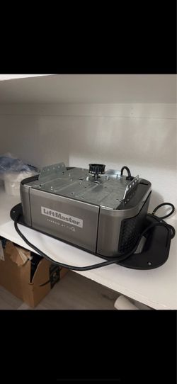 LiftMaster camera Premium Garage Door Opener – Like New