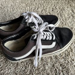 Vans Old School Black Shoes- Size W7/M5.5 