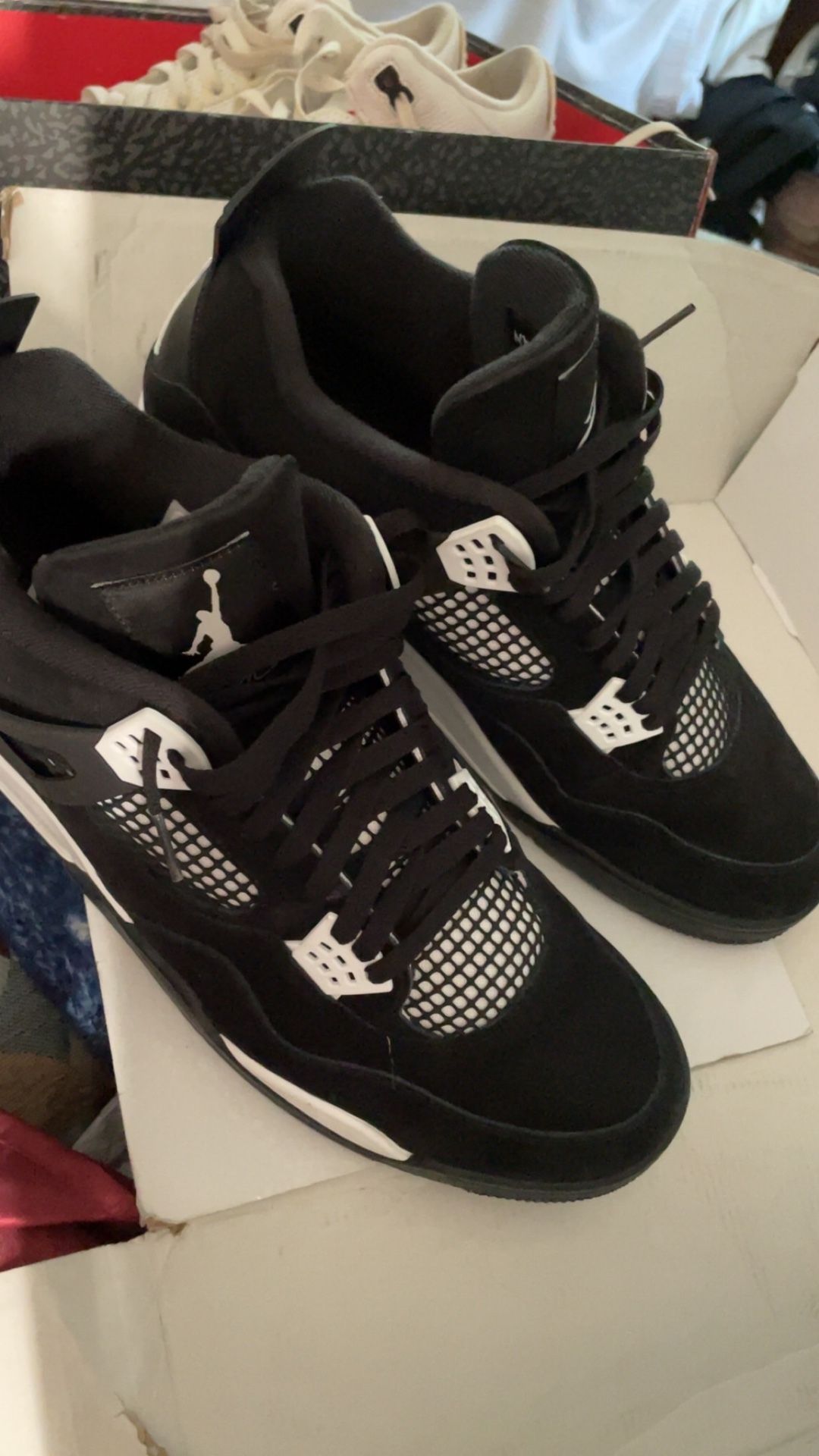 Jordan 4s