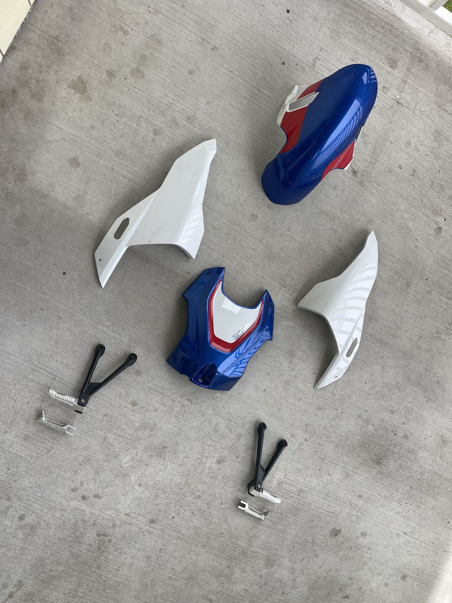 2022 BMW S1000RR OEM Parts – Exhaust, Fairings, Pegs, Windshield + More 