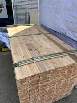 8ft Cedar Picket / Madera de cedro 8ft para cerca ($3.90)