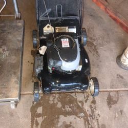 Briggs& Stratton Lawn Mower