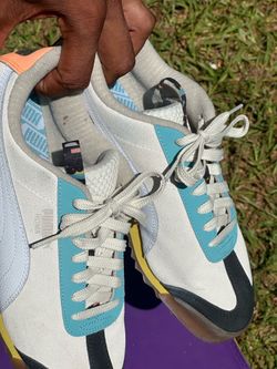Puma Roma Basic HC Lifestyle Shoes in a cream colorway with a unique patterned  size 7.5