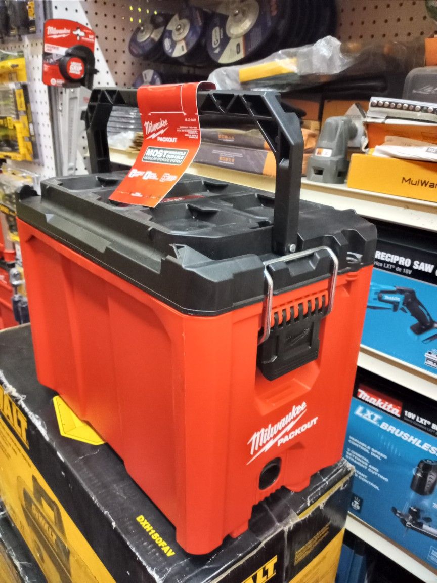 MILWAUKEE COMPACT TOOL BOX