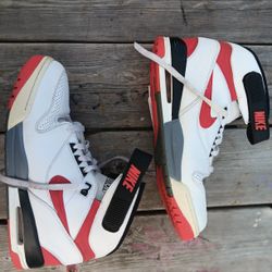 Nike Air Revolution 2013