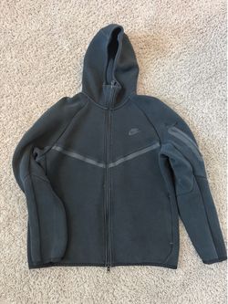 Nike tech L