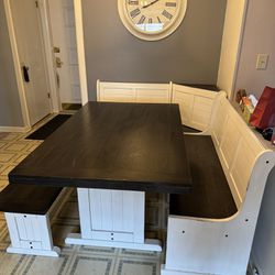 Carriage House Dining Set