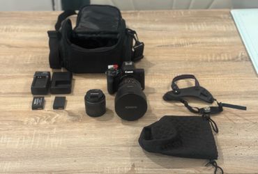 Canon M50 Mark II Kit w/ 2 lenses
