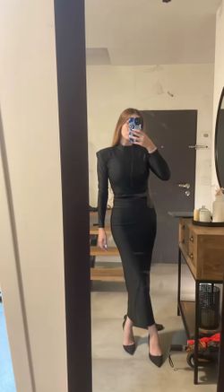 Beautiful Black Dress ( STRETCHY MATERIAL)