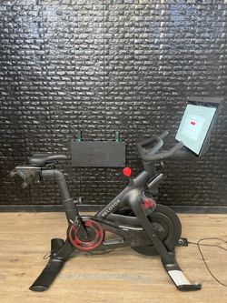 PELOTON EXERCISE BIKE! R2257A