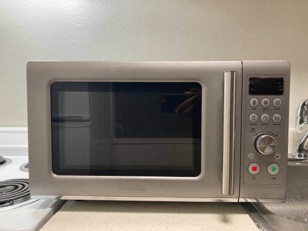 Breville Compact Wave Soft-Close Microwave Oven, Silver, BMO650SIL