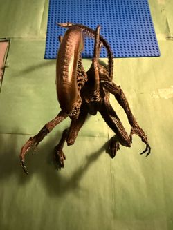 Alien Figurine (Posable)