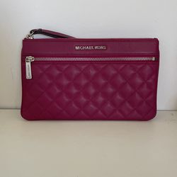 Michael Kors wristlet 