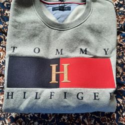 Brand New Tommy Hilfiger Sweatshirt Size XL