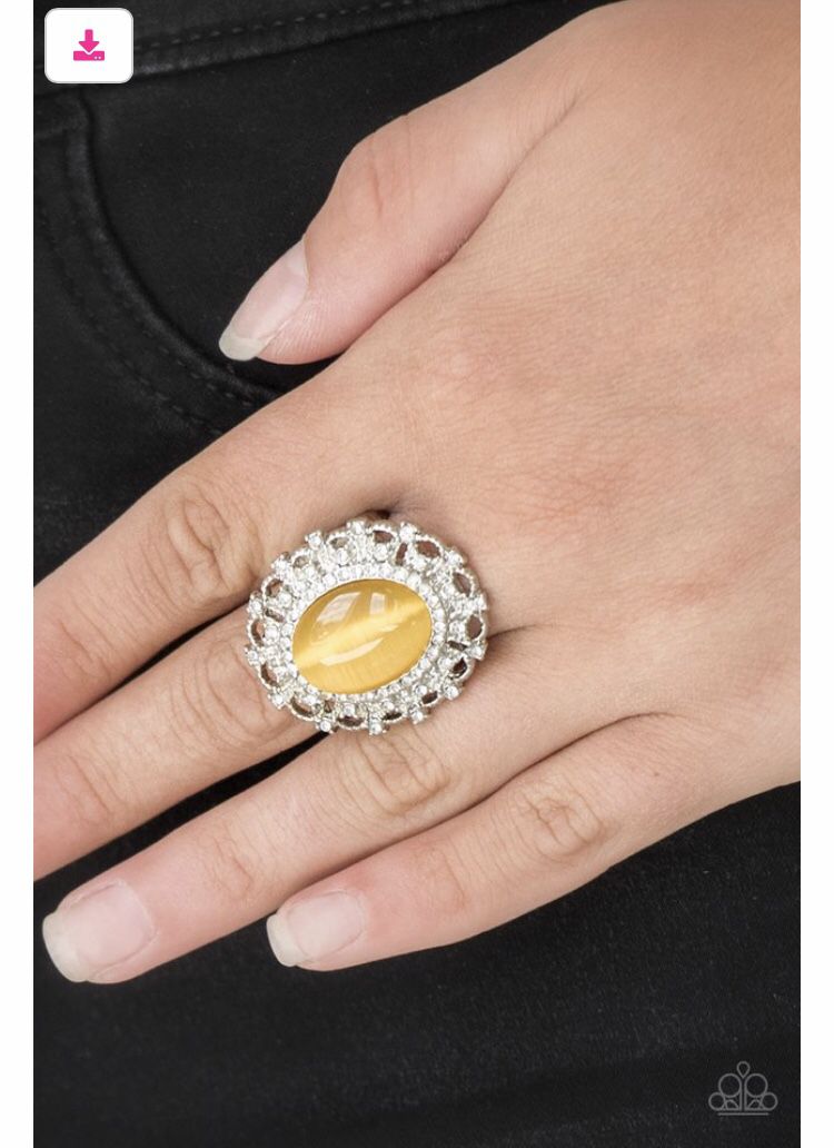 Beautiful silver and moonstone yellow ring.