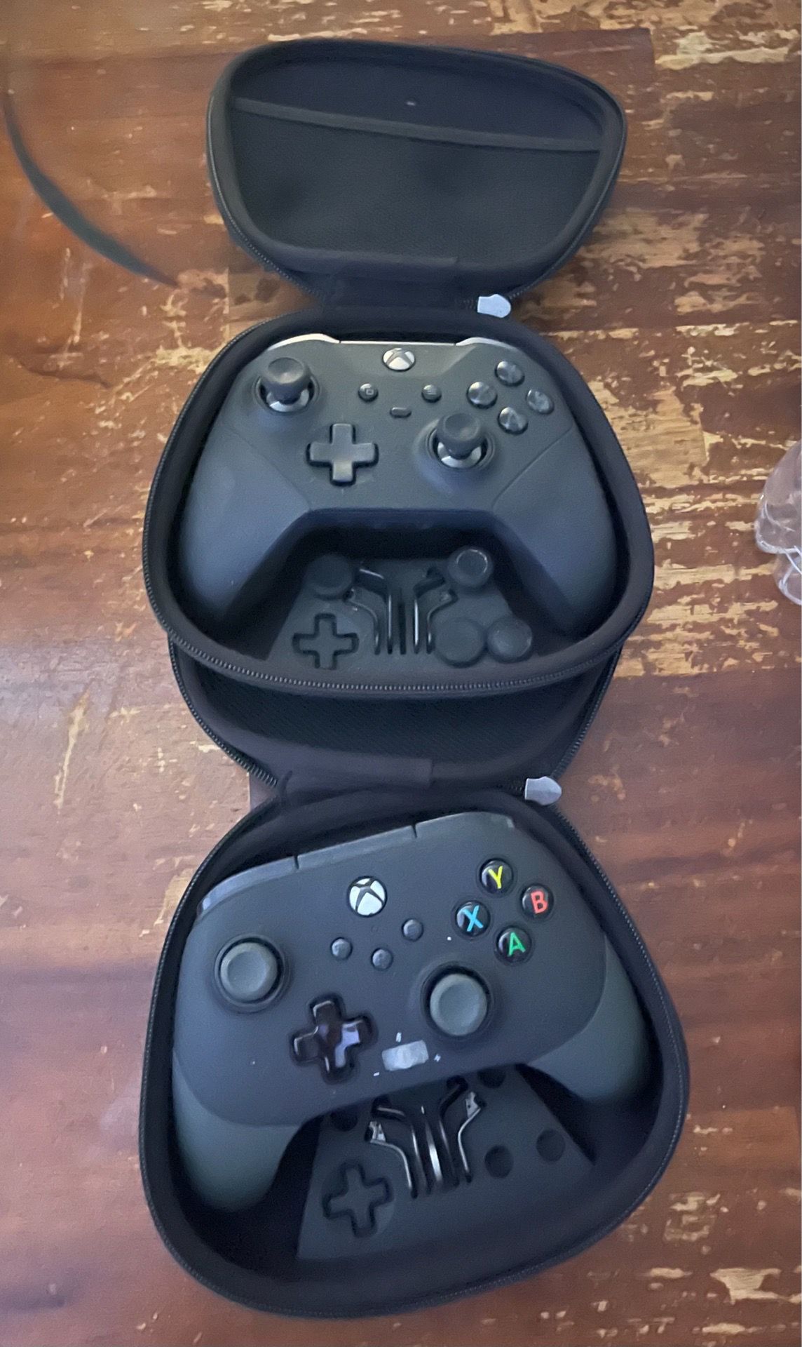 2 - XBOX controllers