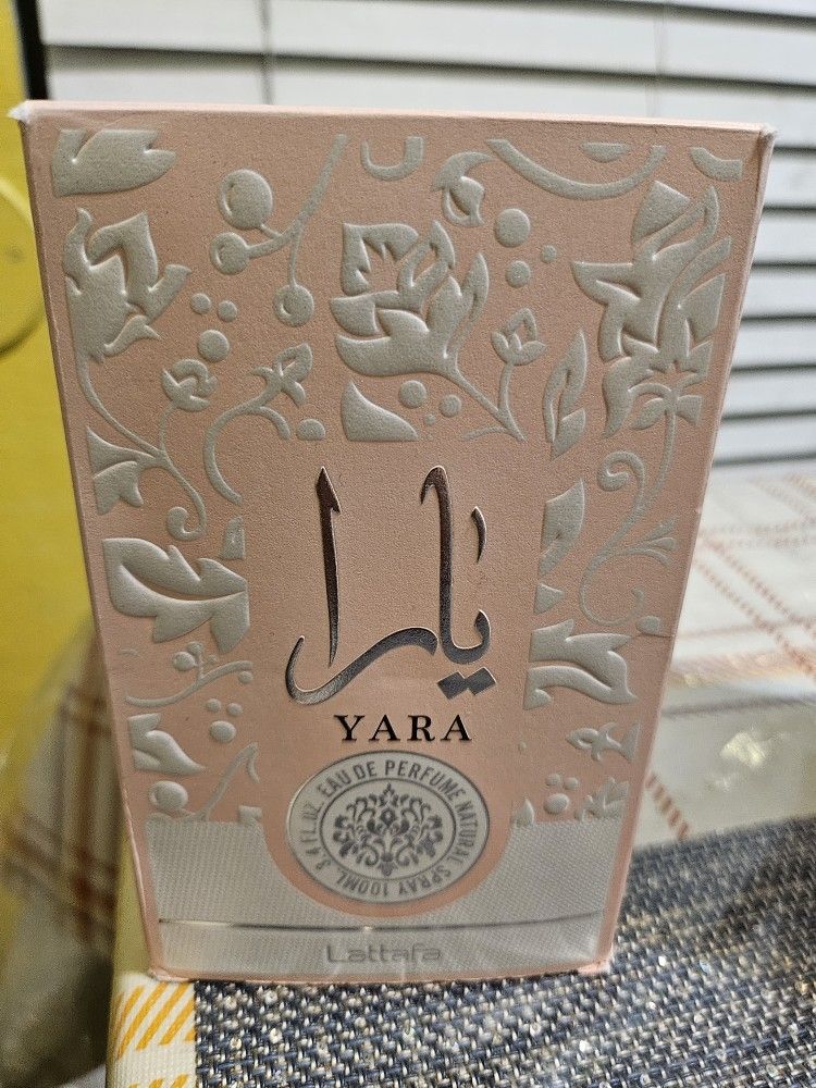 Yara Pink Arabic Perfume