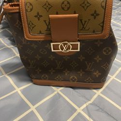 Loui Vuttoin Bag Like New