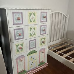 Girls decorated 5pc twin bedroom set with desk hutch