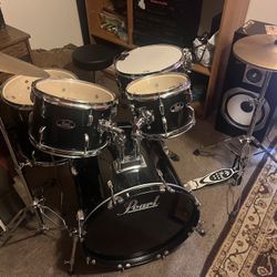 Pearl Drum Set 