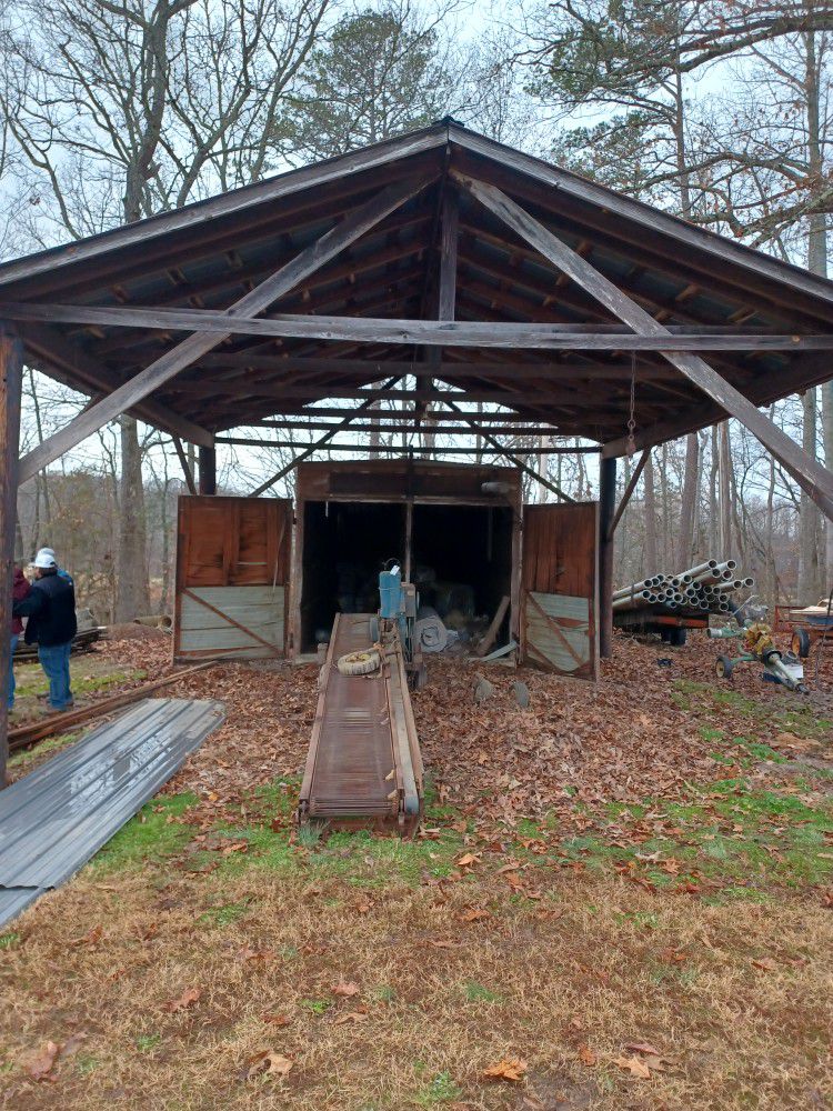 Bunk Barn And Covered  Shed