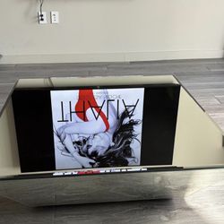 Stylish White & Glass Coffee Table – Like New