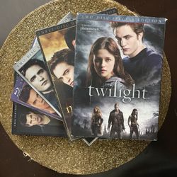 🧛Twilight Film DVD Collection: INCLUDES ALL 5 MOVIES
