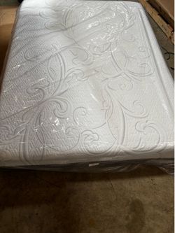 New Serta IComfort medium mattress