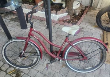 Old Huffy Women's Cranbrook Cruiser Bike - Red