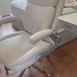 Desk / Office Chair