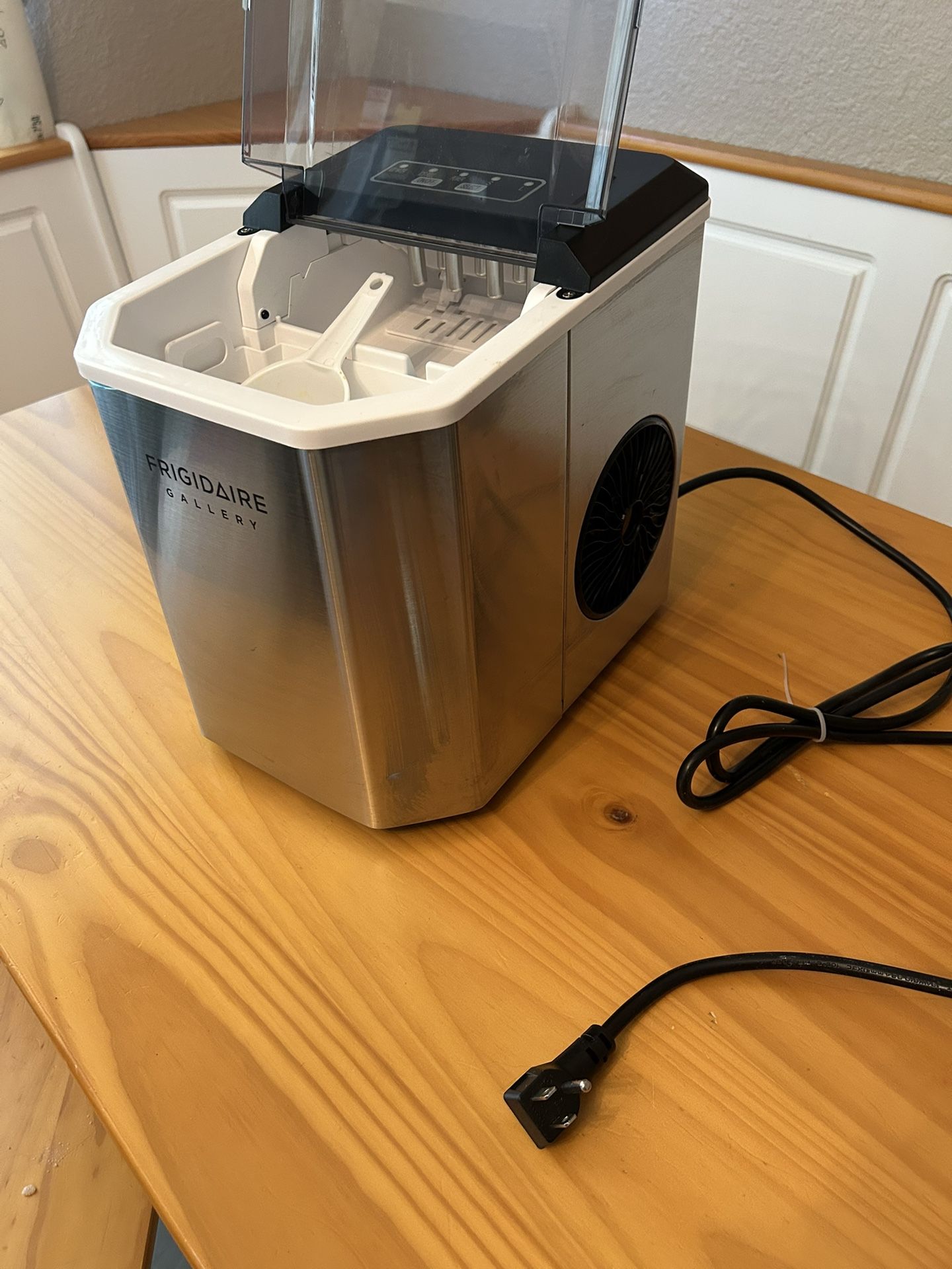 Bullet Ice Maker