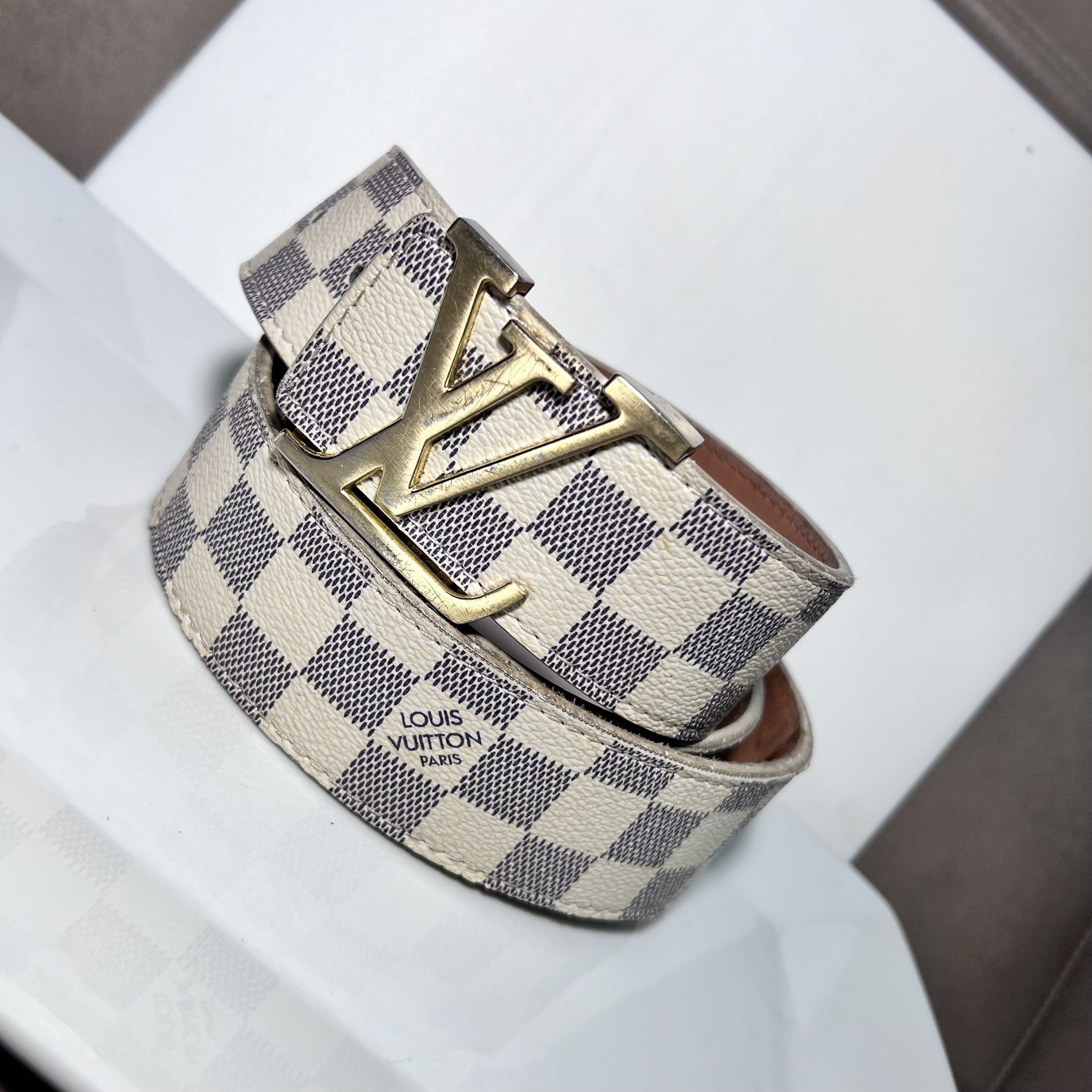 Louis Vuitton White Damier mens 54 belt 