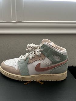 Jordan 1s pastel size 5.5y