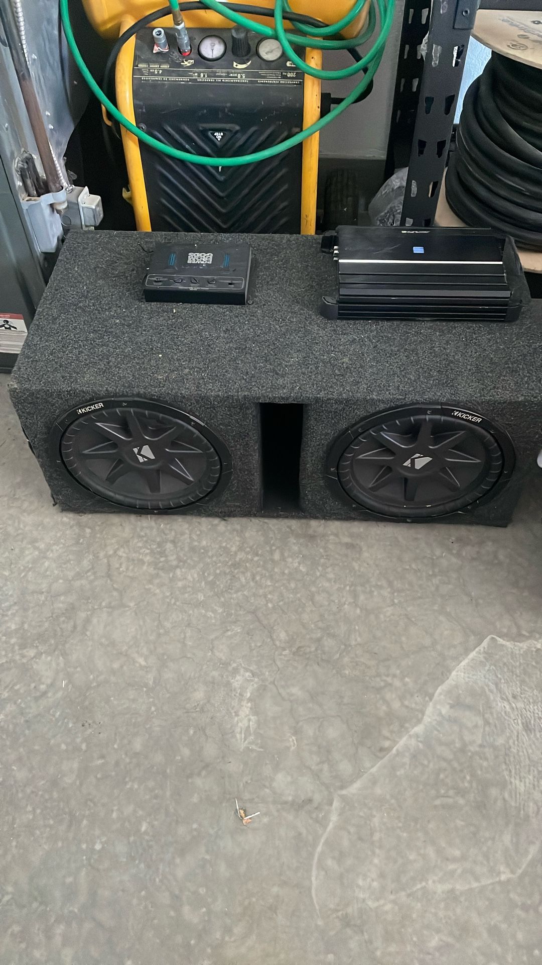 Kicker Speaker In Box Alpine Amplifier And Ecualizar 