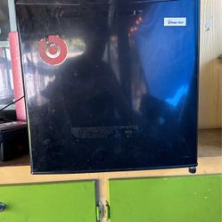 Mini fridge