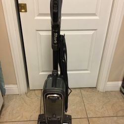 Shark Powered LiftAway Vacuum Cleaner 