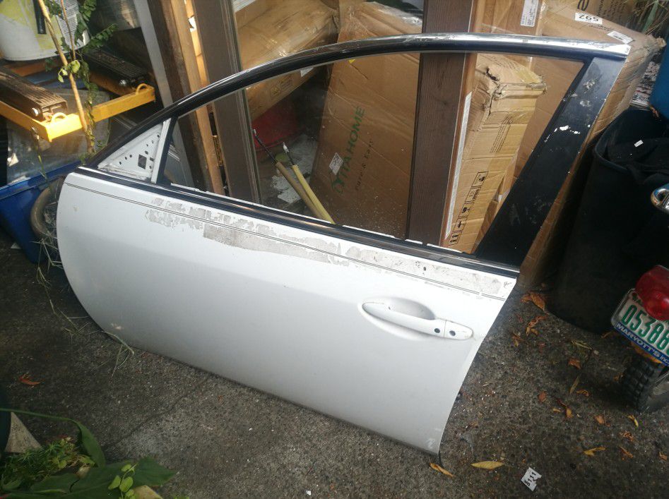 2010 Mazda 6 Drivers Side Door With Window

