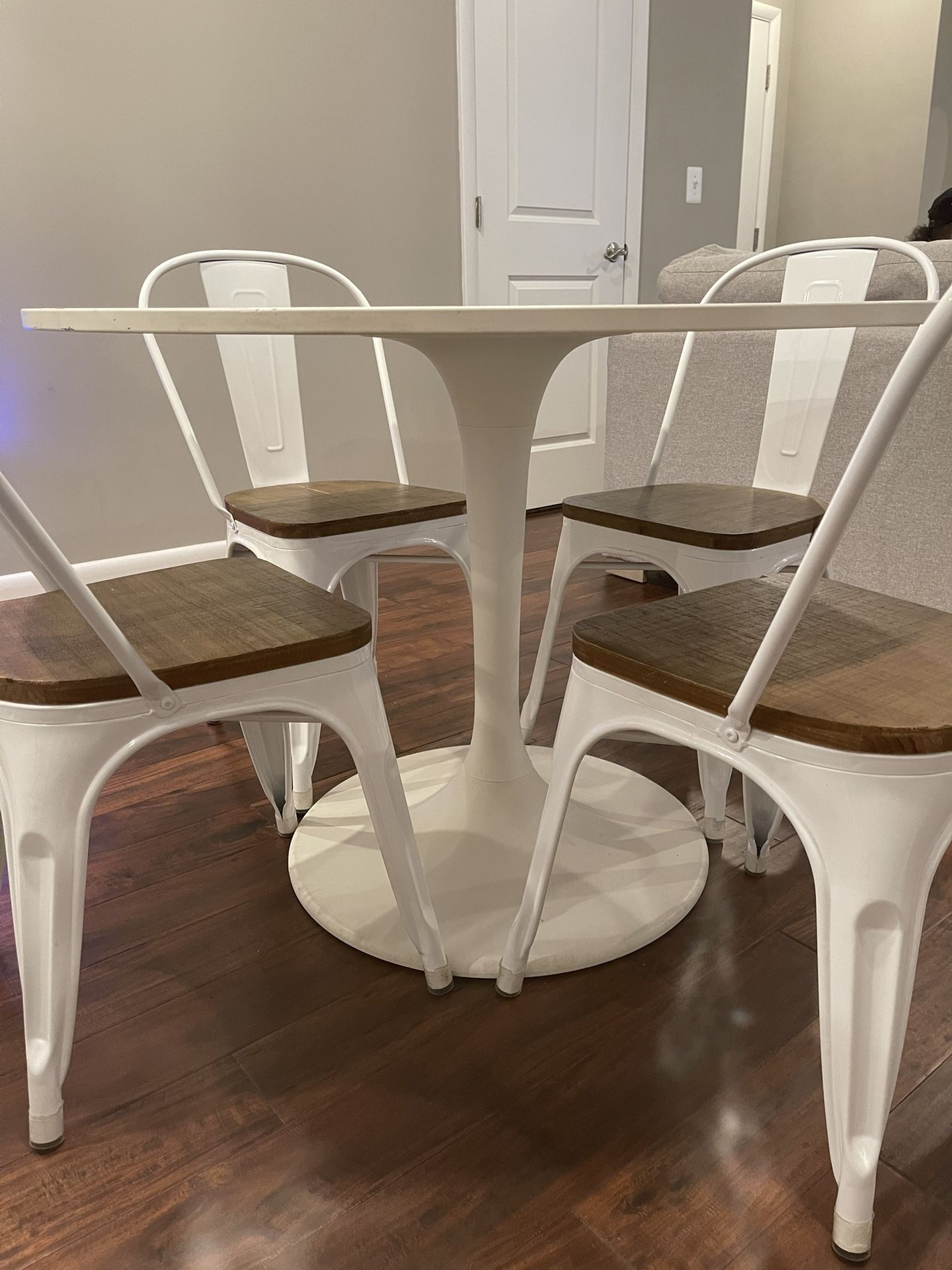 IKEA dining Table And Chairs