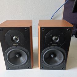 Epos Els 3 Bookshelf Speakers