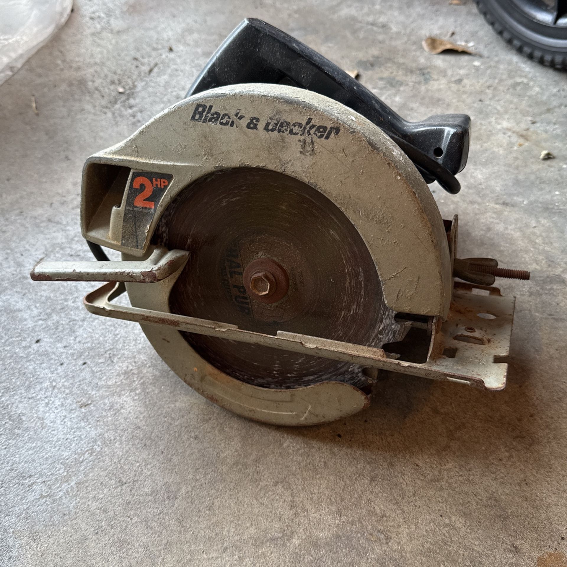 Black & Decker 7 1/4” Circular Saw