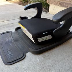 Clek Booster & Seat Protector Bundle – Great Condition