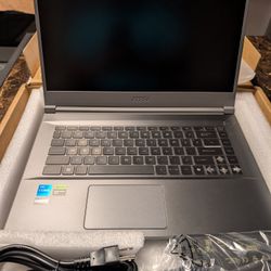 MSI Thin Gaming Laptop 15.6" -  i5-13420H - NVIDIA RTX 4060 - 16GB RAM - 512GB SSD